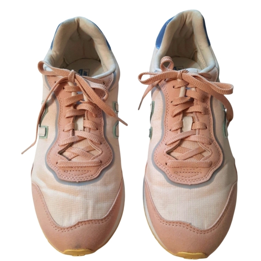 New Balance Women's Pink and Blue Sneakers Size 9.5